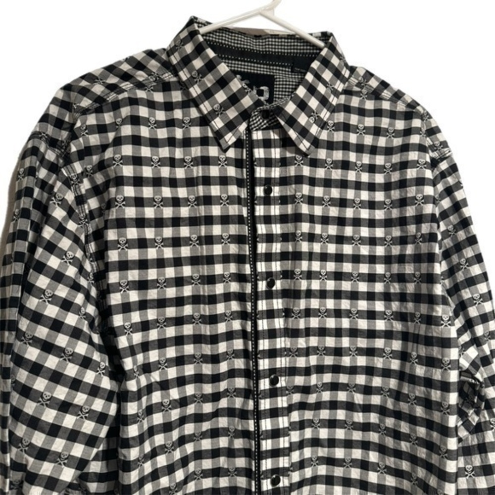Age of Wisdom Skull & Cross Bones Button Down